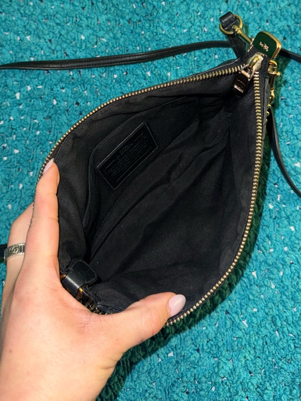 Coach Carrie black quilted crossbody chain purse like new - Picture 11 of 12